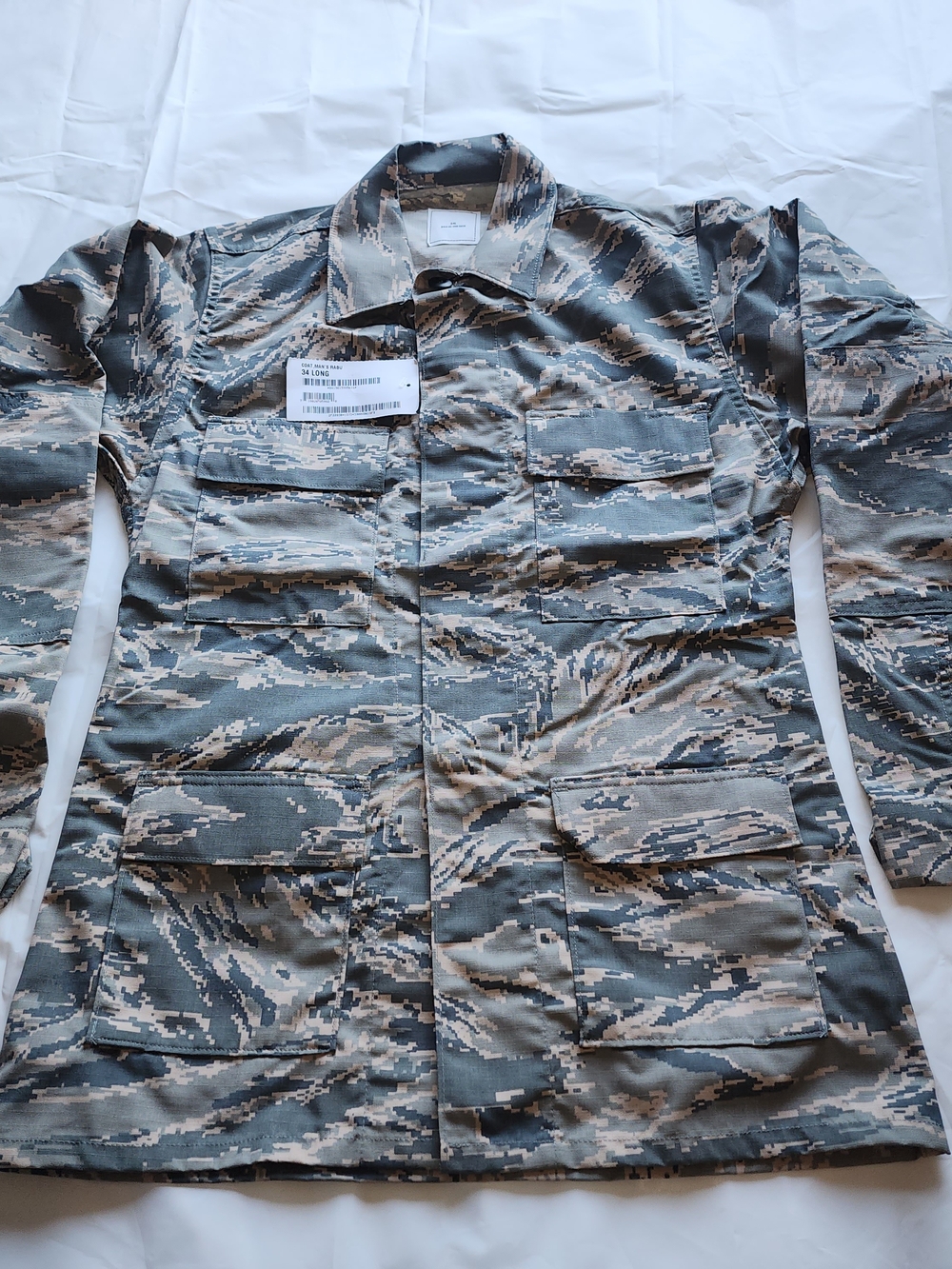 US ARMY Force Utility Camouflage Pattern Coat Men's Size 34L New!!!!..